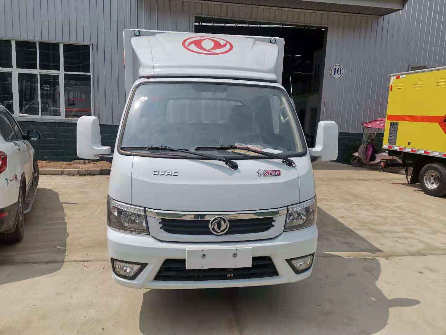 東風途逸國六瓦楞板危險品車