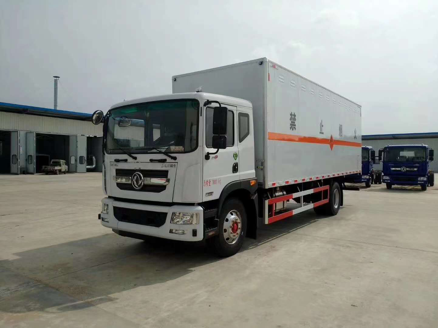 230馬力東風D9新規危險品車