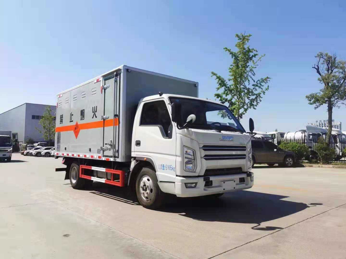 江鈴4米2黃牌國六爆破器材運輸車