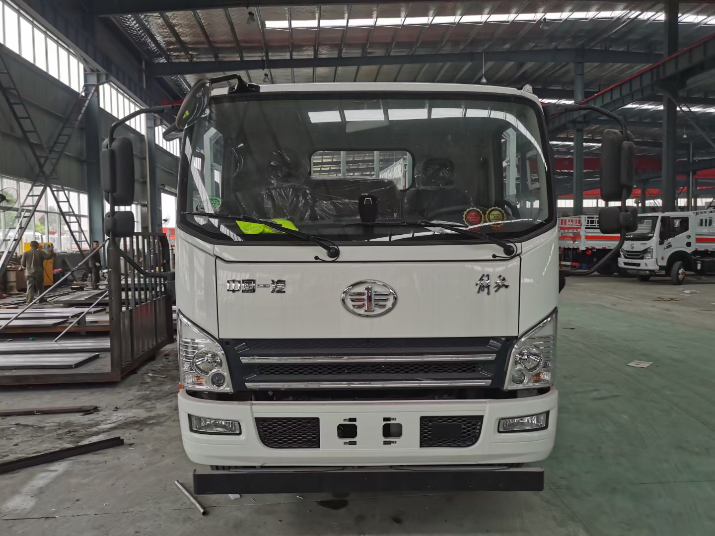 解放5米3國六氣瓶車