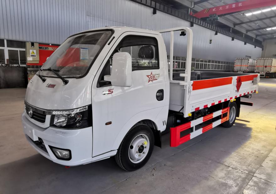 東風(fēng)途逸邊板五開3米1國(guó)六氣瓶車