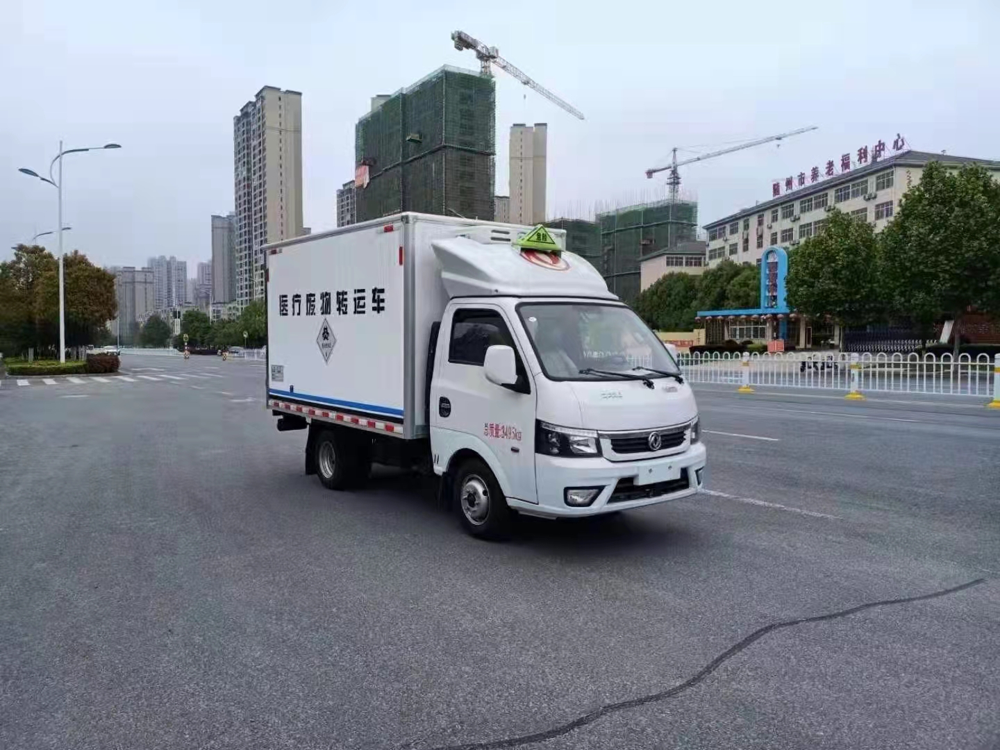 國六汽油東風途逸醫療廢物轉運車