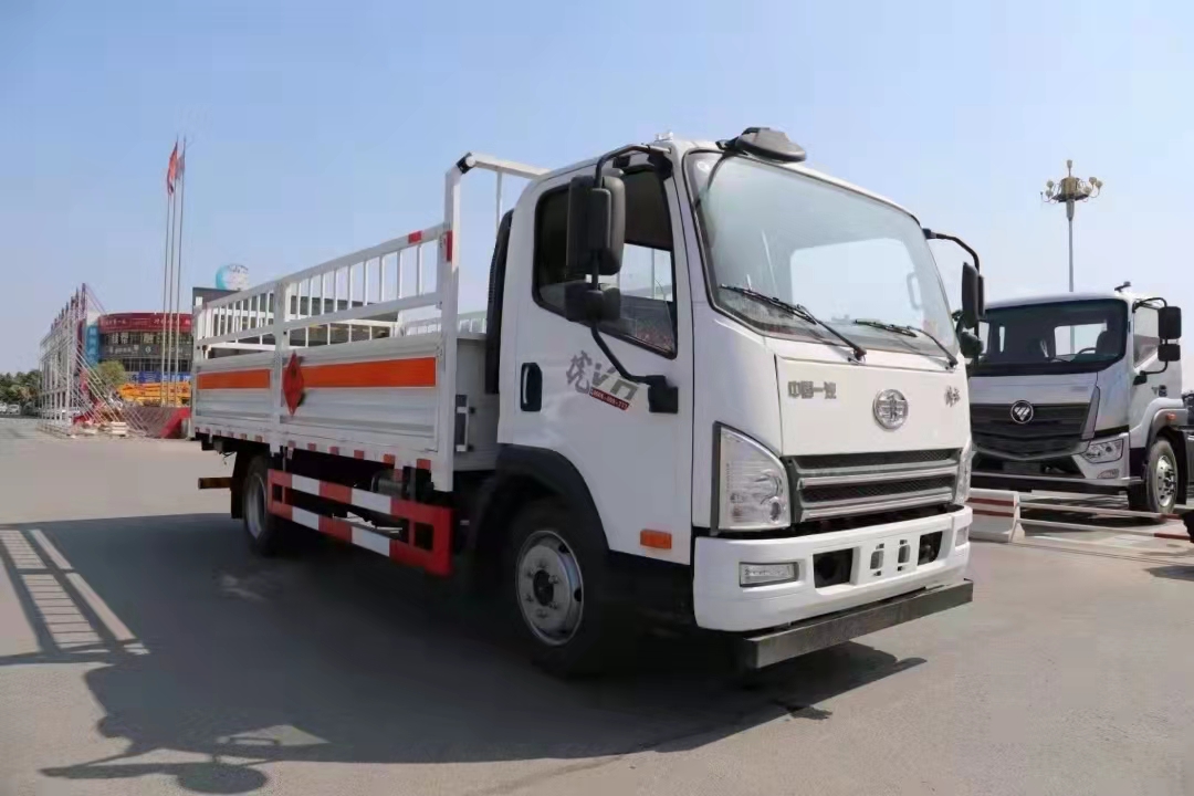 5米1解放虎V國六氣瓶運輸車