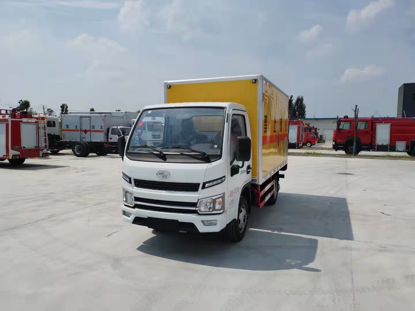 躍進柴油國六帶前開側門民爆車