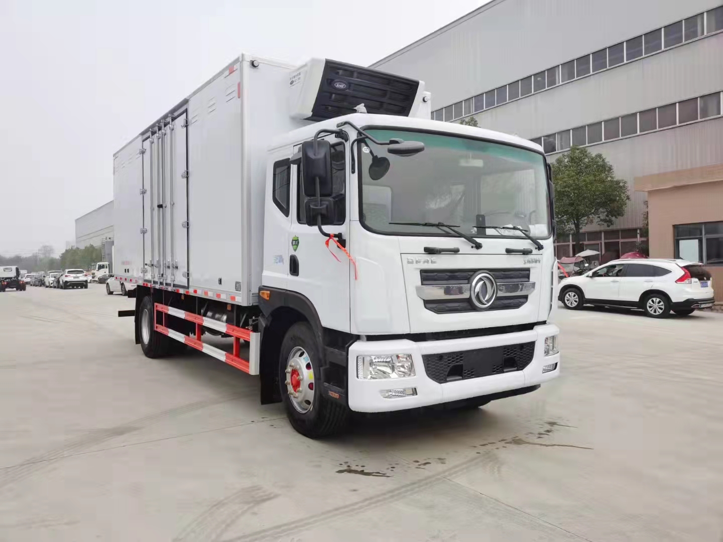 東風多利卡D9帶機組8類腐蝕性物品廂式運輸車