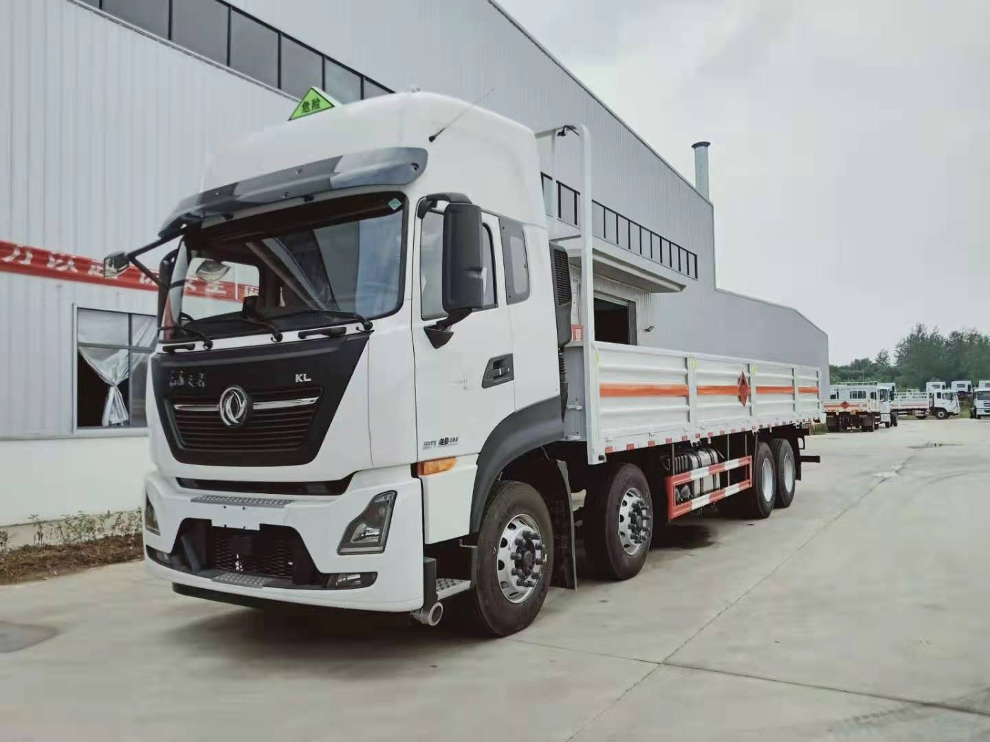 東風(fēng)天龍前四后八額載20.5噸液化氣瓶車