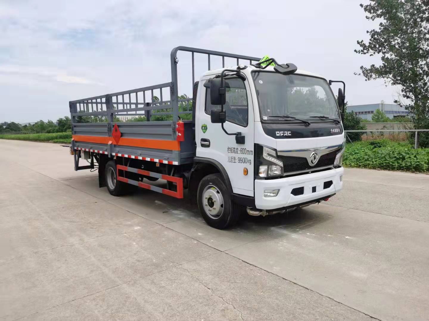 東風(fēng)國(guó)六福瑞卡5.5噸氣瓶運(yùn)輸車