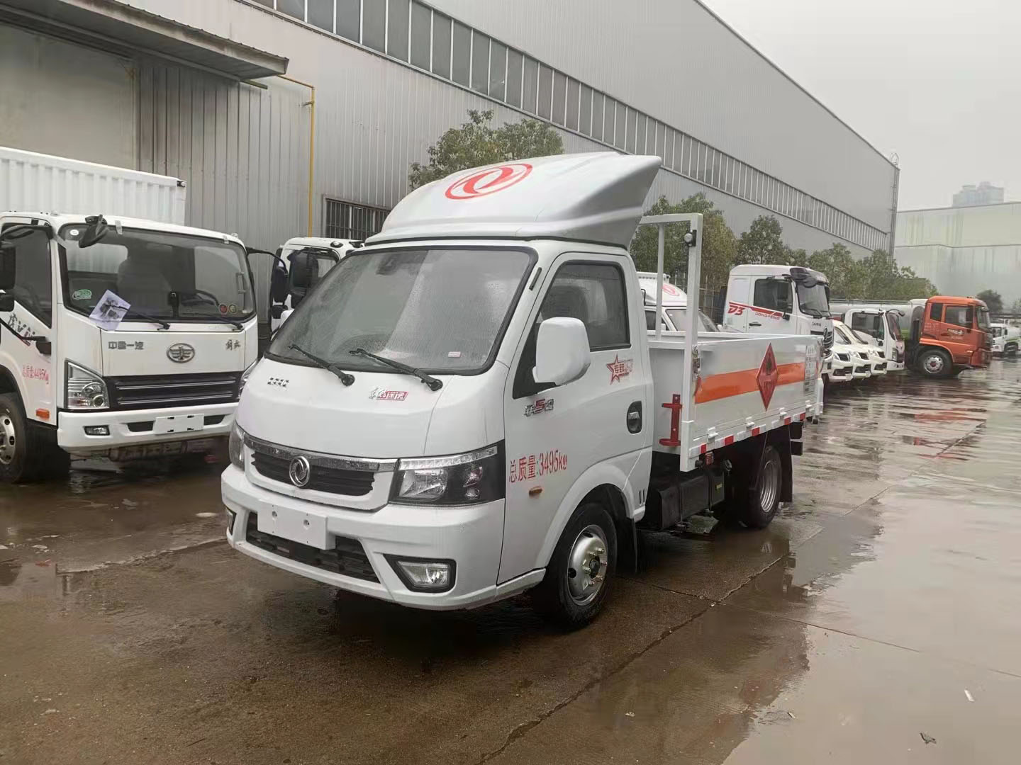 東風途逸2米6國六氣瓶運輸車