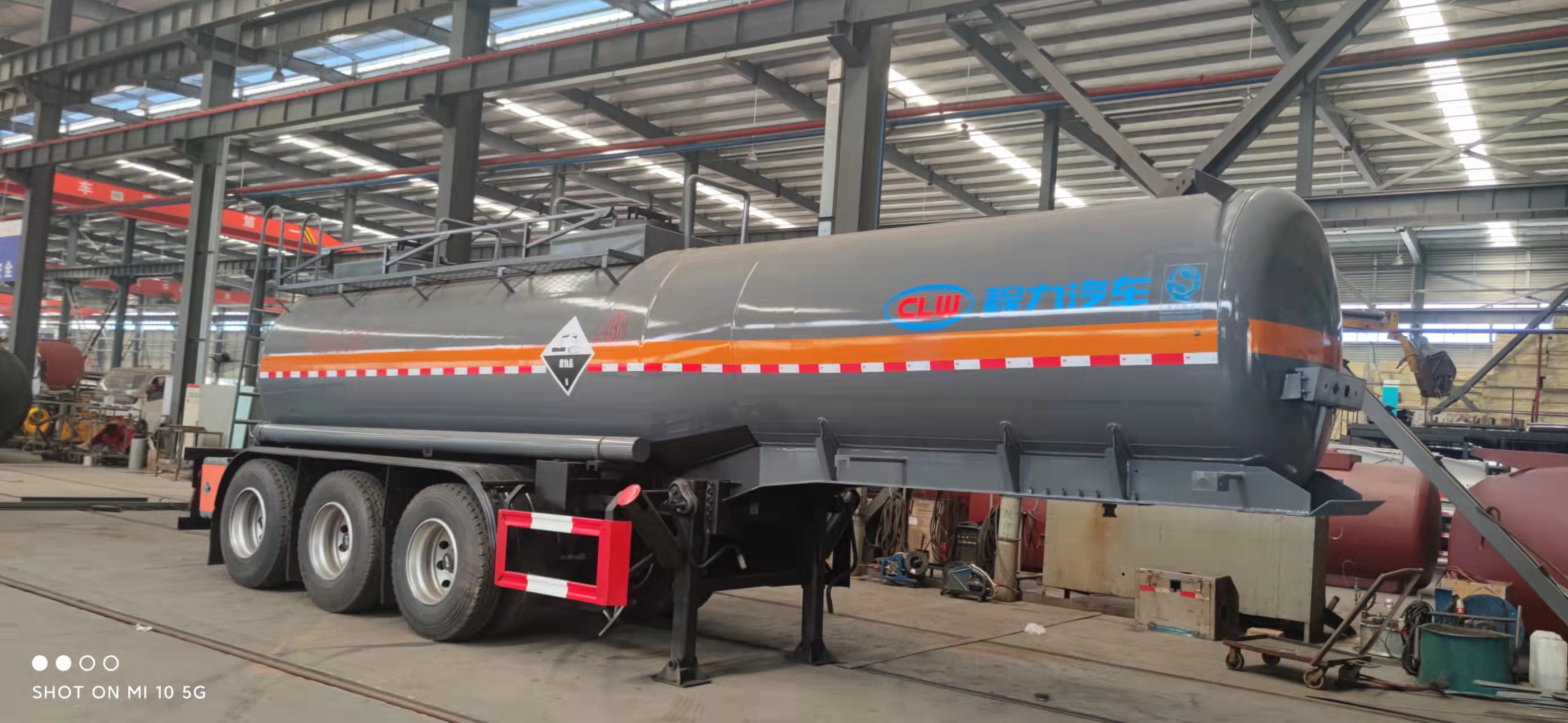 腐蝕性物品半掛運(yùn)輸車