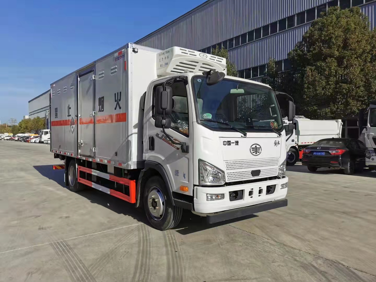 帶冷機危貨車生產廠家