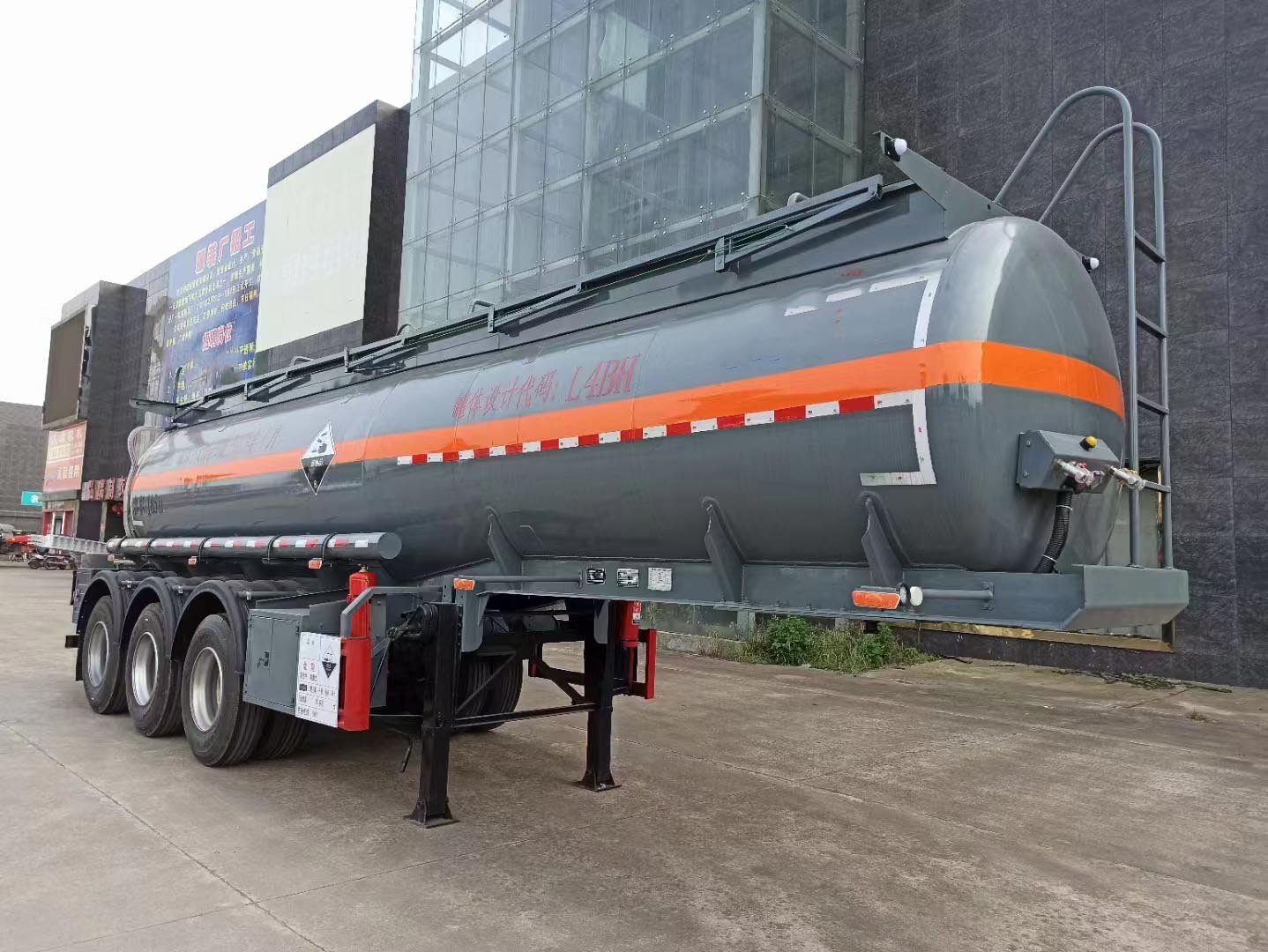 拉濃硫酸專用腐蝕品半掛運輸車