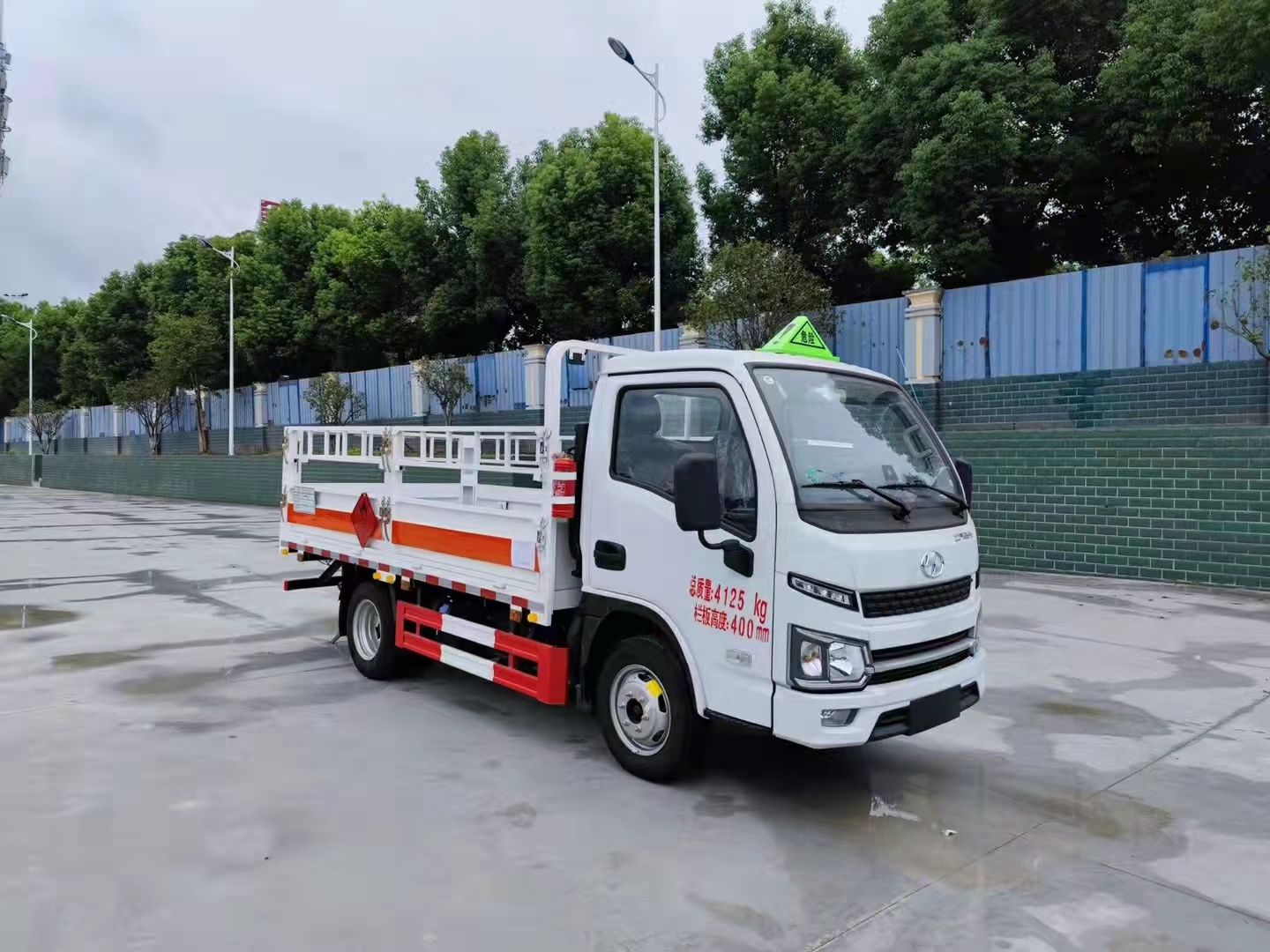 上汽躍進福運S80國六氣瓶運輸車