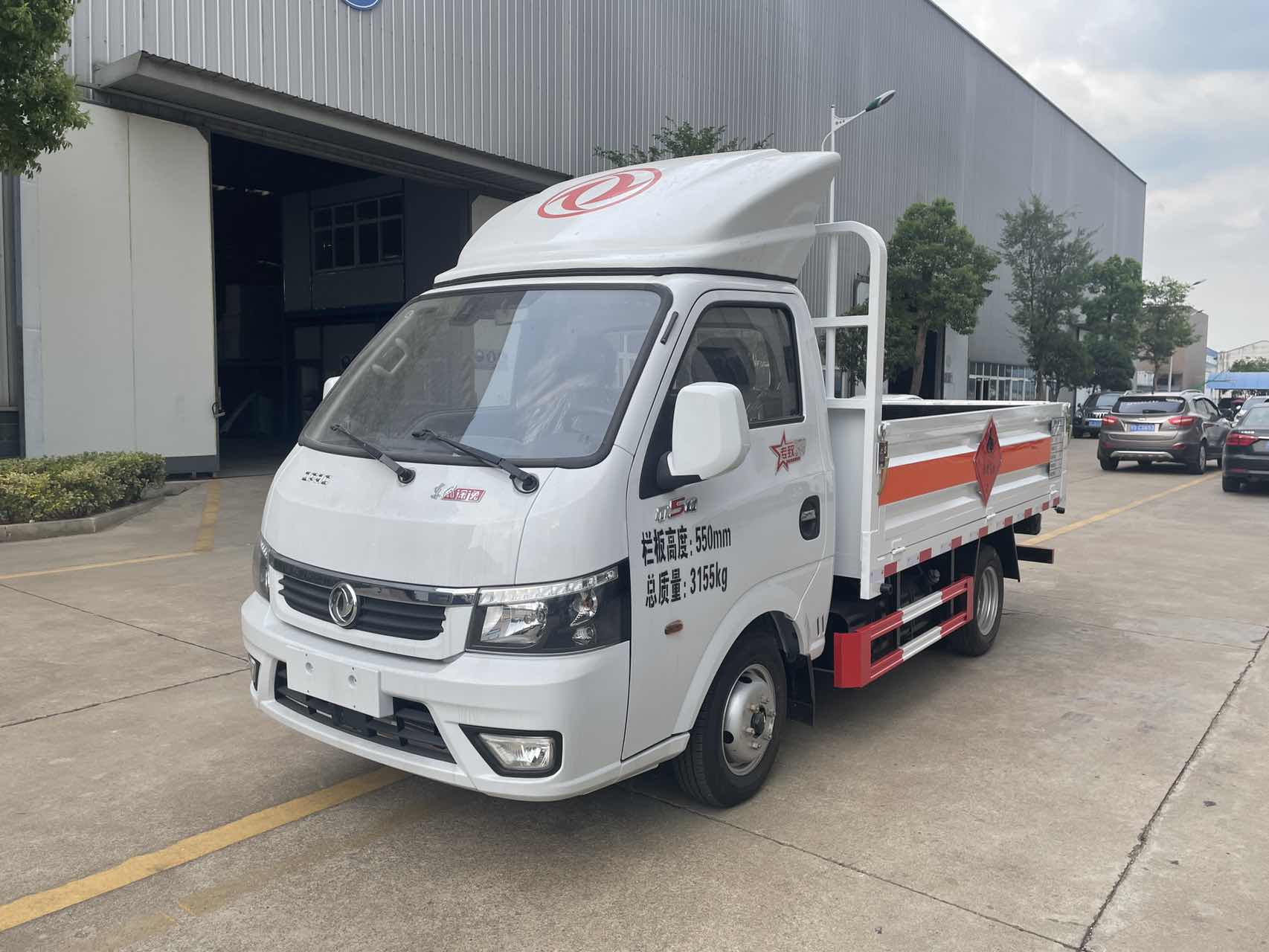 東風小型液化氣瓶運輸車