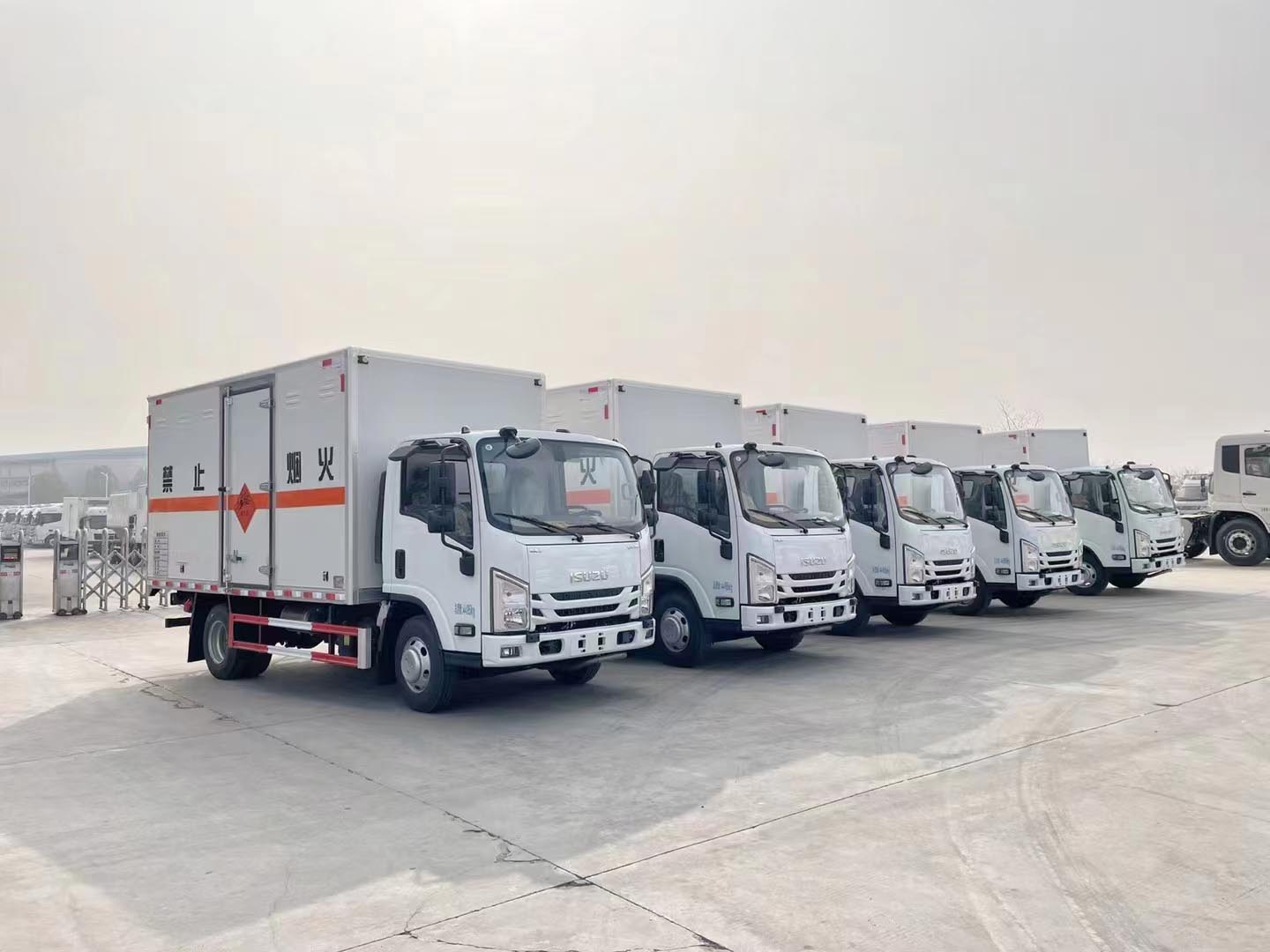 湖南李總批量訂購江西五十鈴藍牌爆破器材運輸車