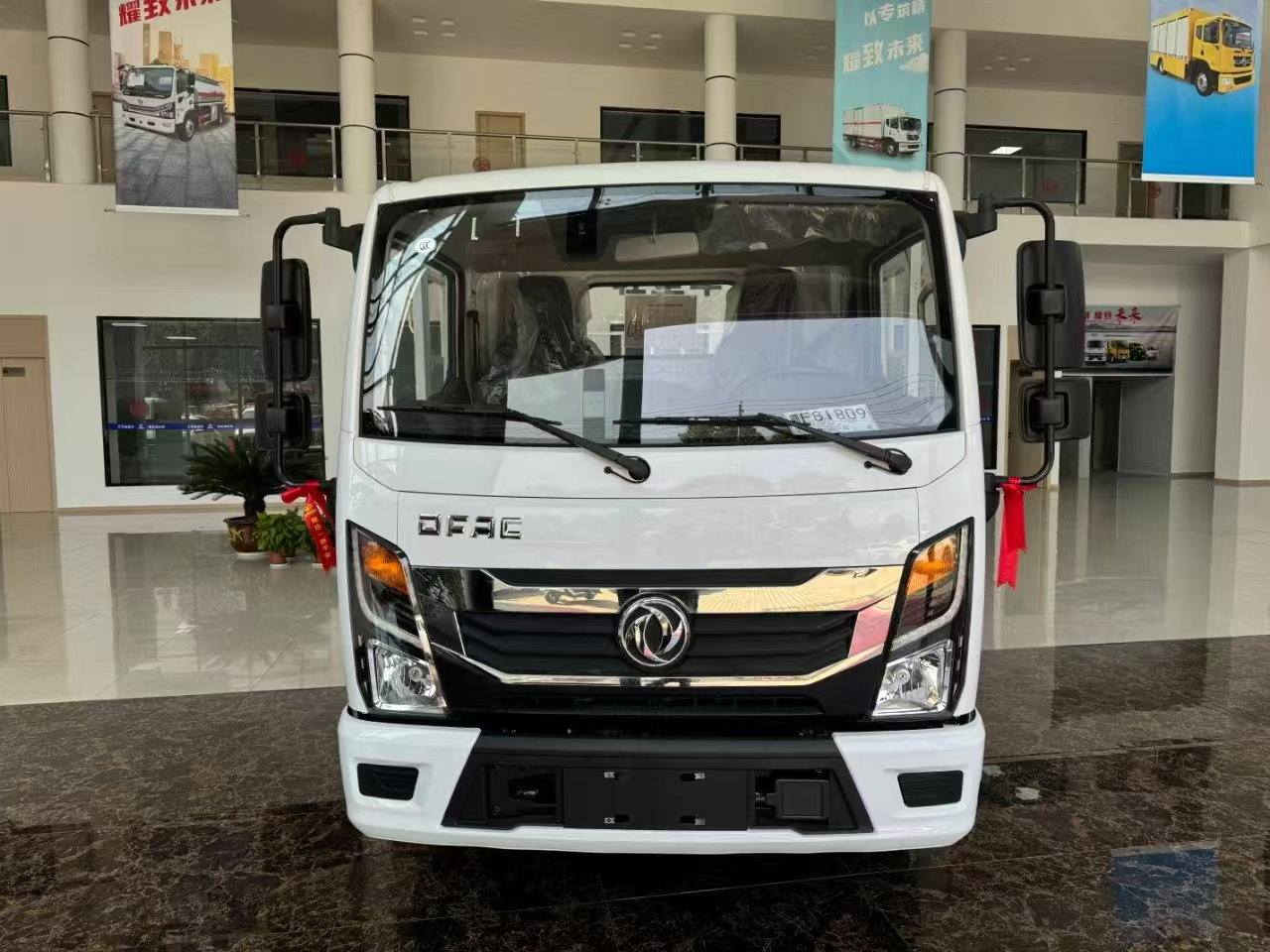 東風(fēng)多利卡國(guó)六全柴142馬力氣瓶車