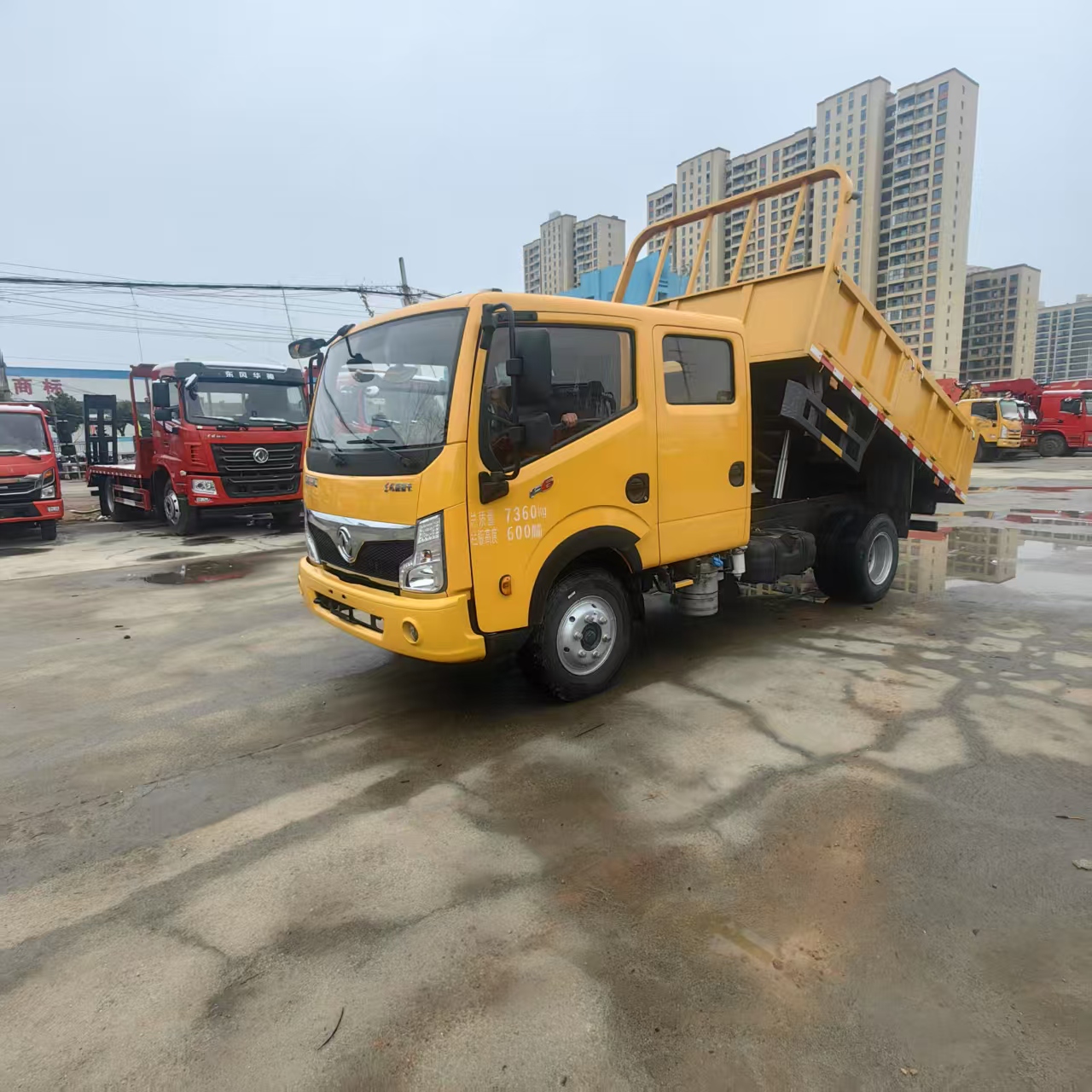 東風(fēng)福瑞卡國(guó)六雙排自卸車(chē)