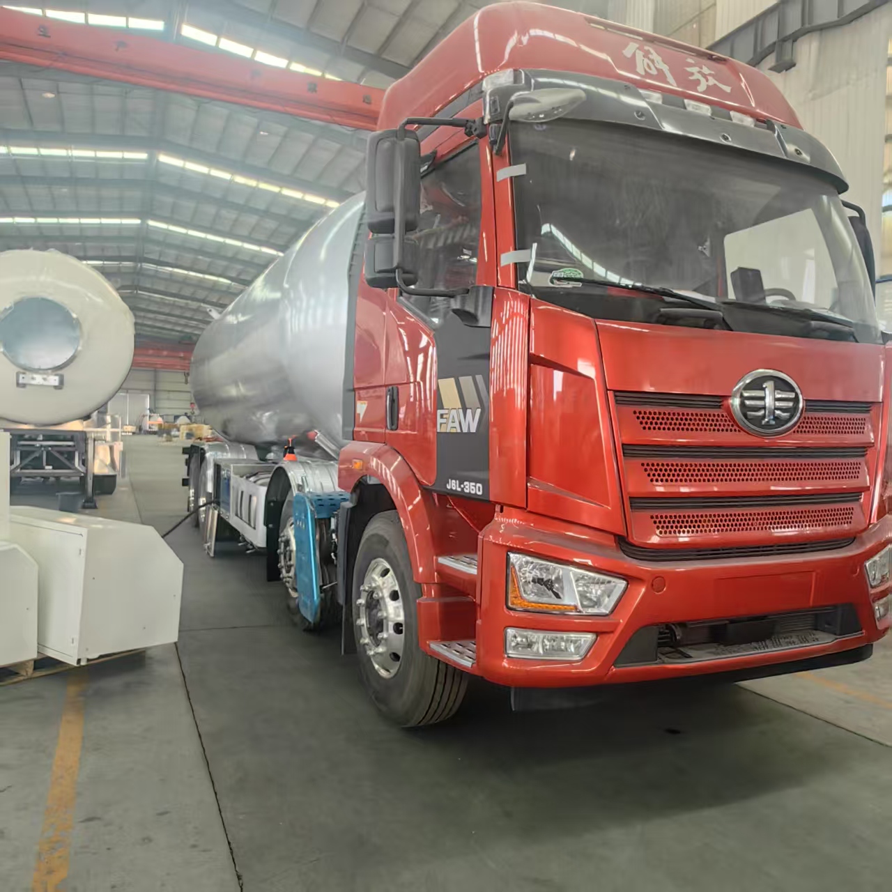 解放J6L國六液化氣罐式車