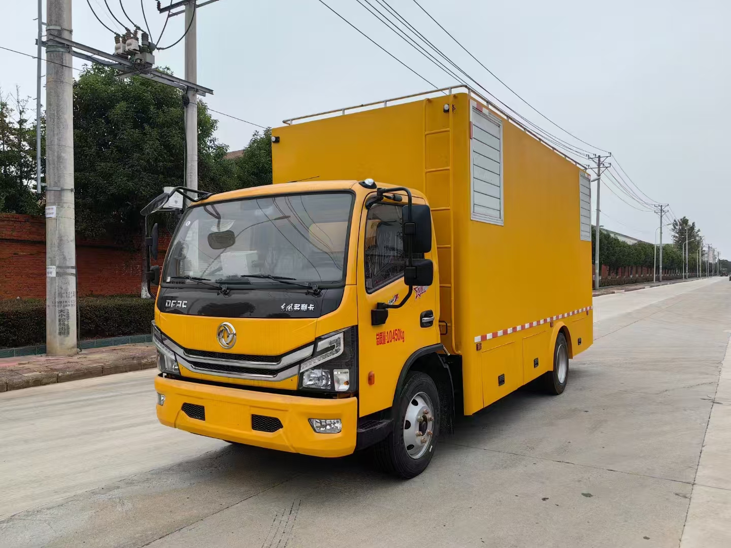 東風D7國六應急電源車