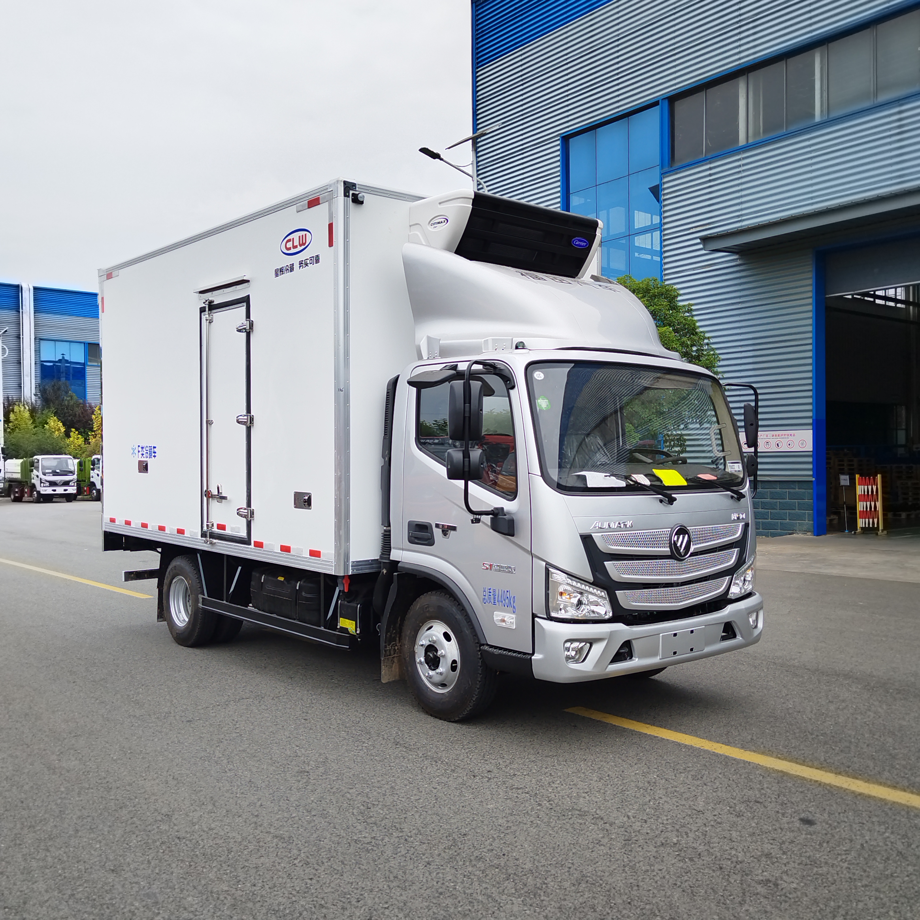 2米3寬經典代表——福田歐馬可S1藍牌寬體冷藏車