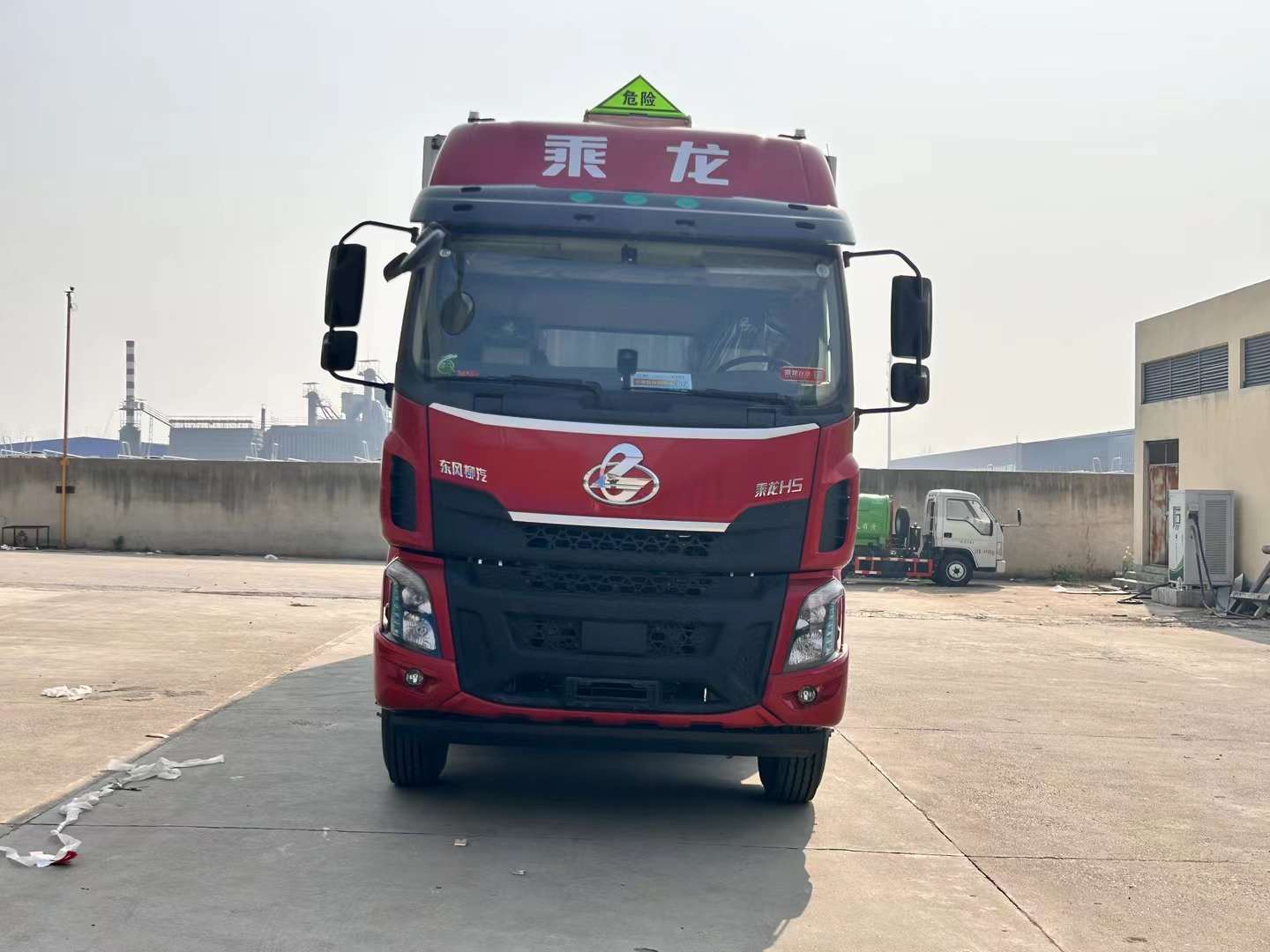 柳汽三軸國六爆破器材運輸車