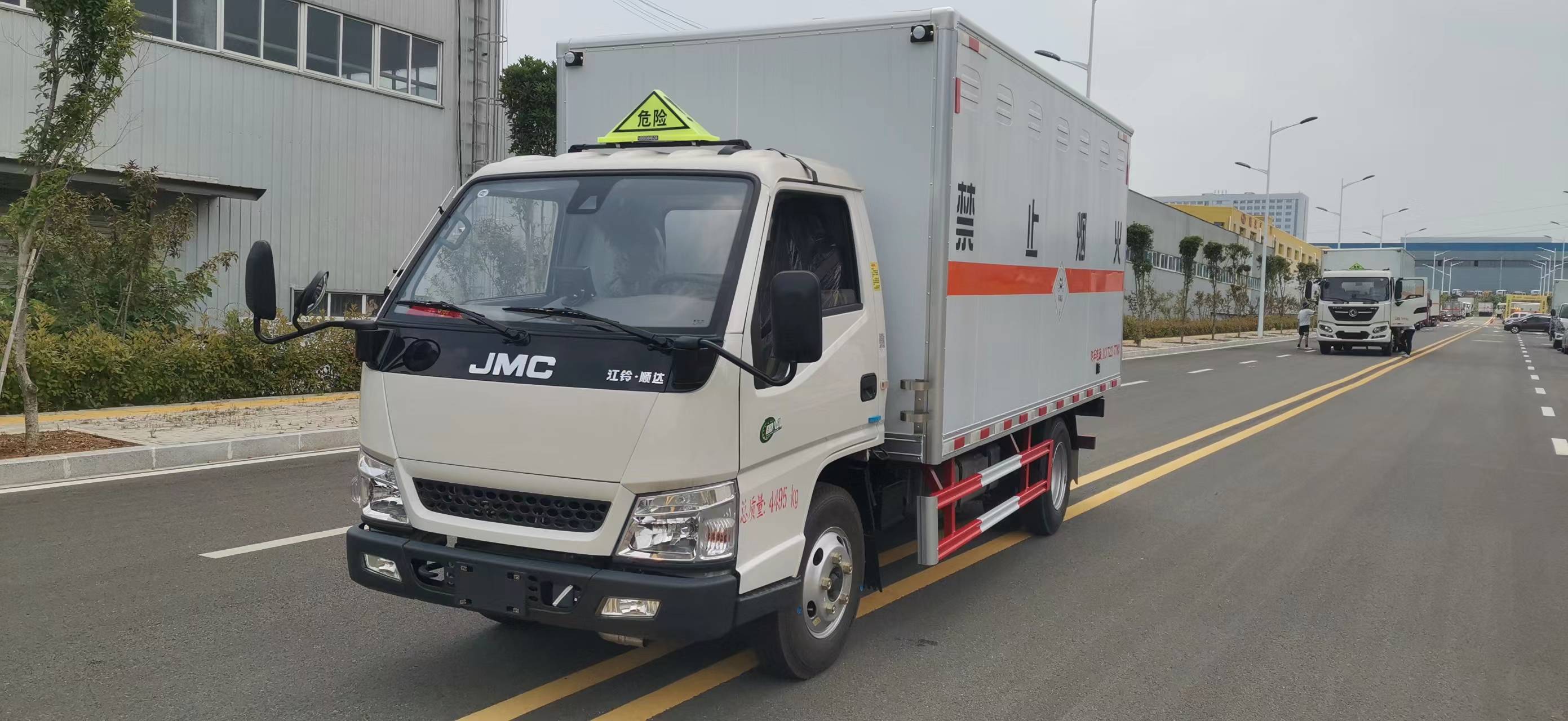 江鈴順達國六農藥化學品運輸車