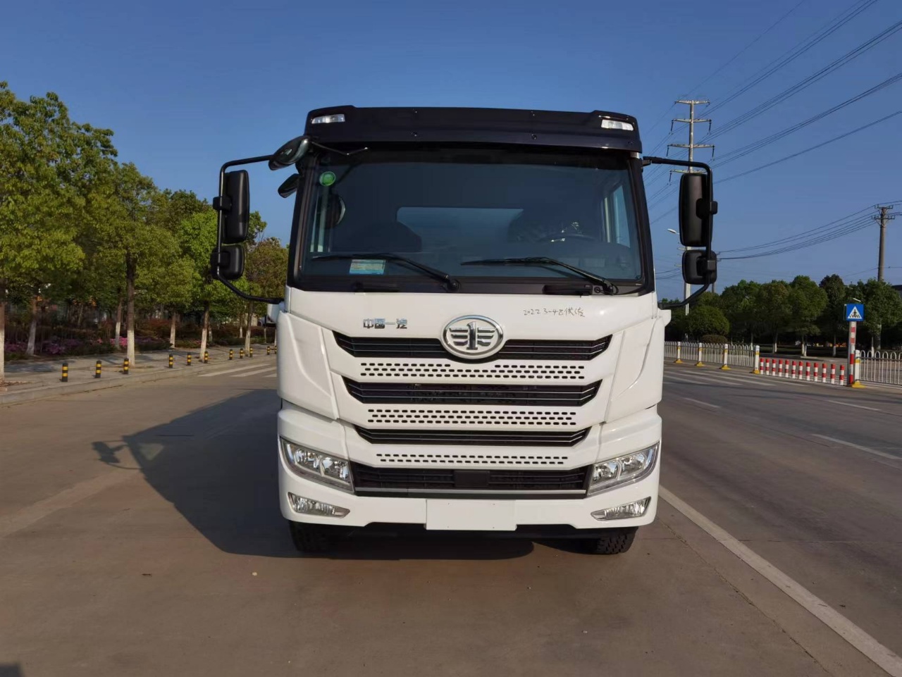 解放龍V國六普通供液車