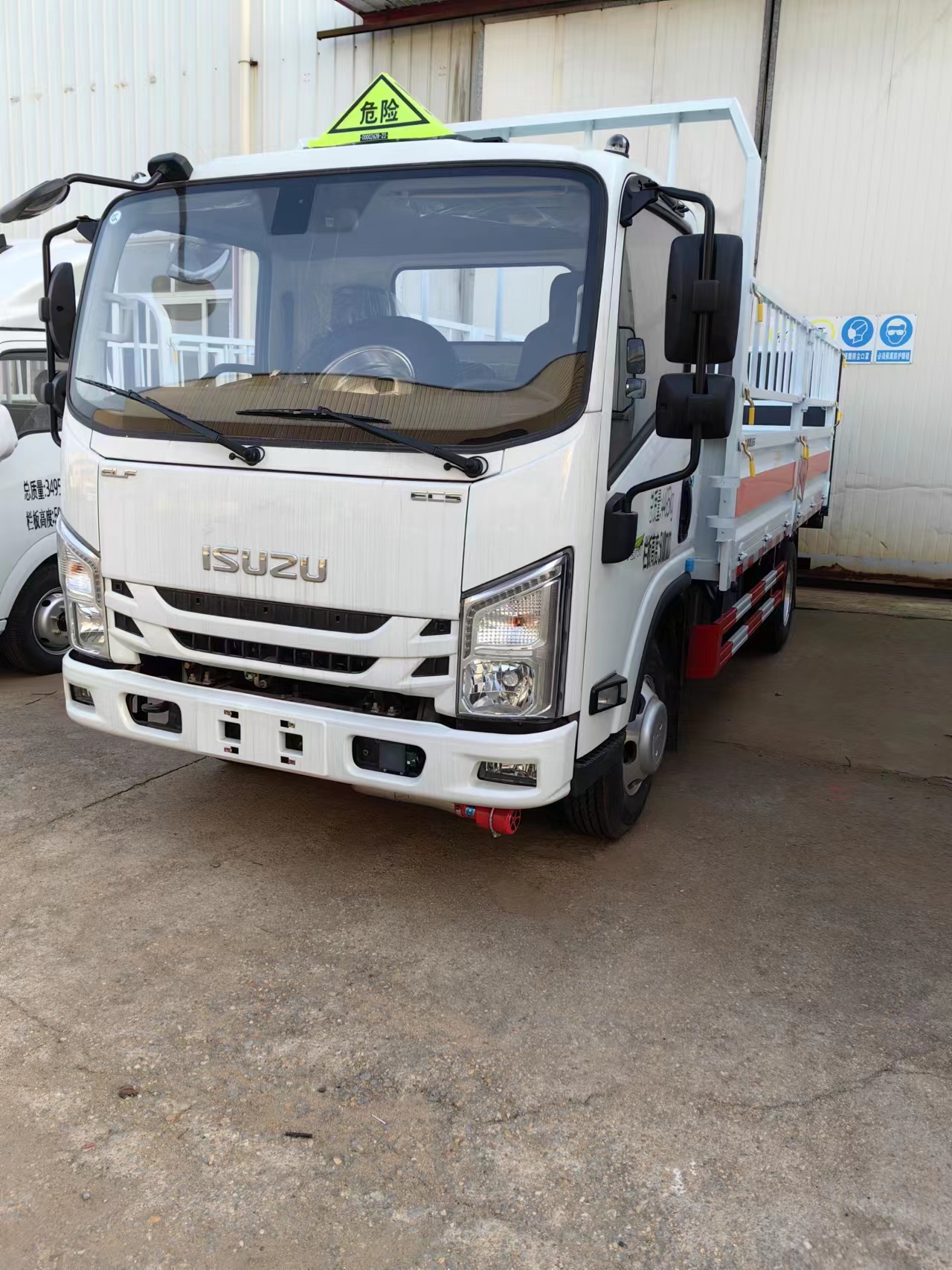 五十鈴國六4米2藍牌氣瓶車