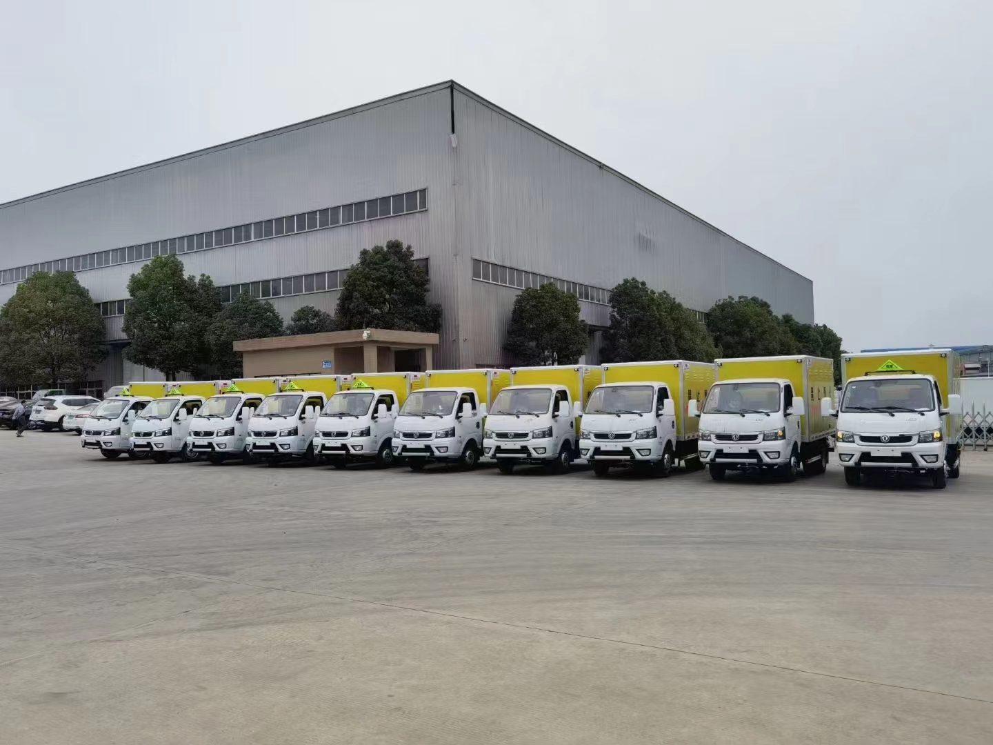 新疆王總批量訂購東風(fēng)途逸國六危險(xiǎn)品車