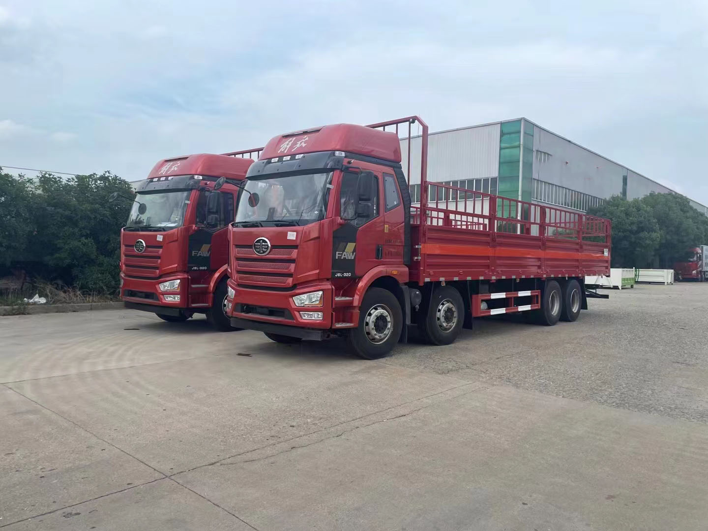 山東李總訂購2臺解放前四后八國六氣瓶車