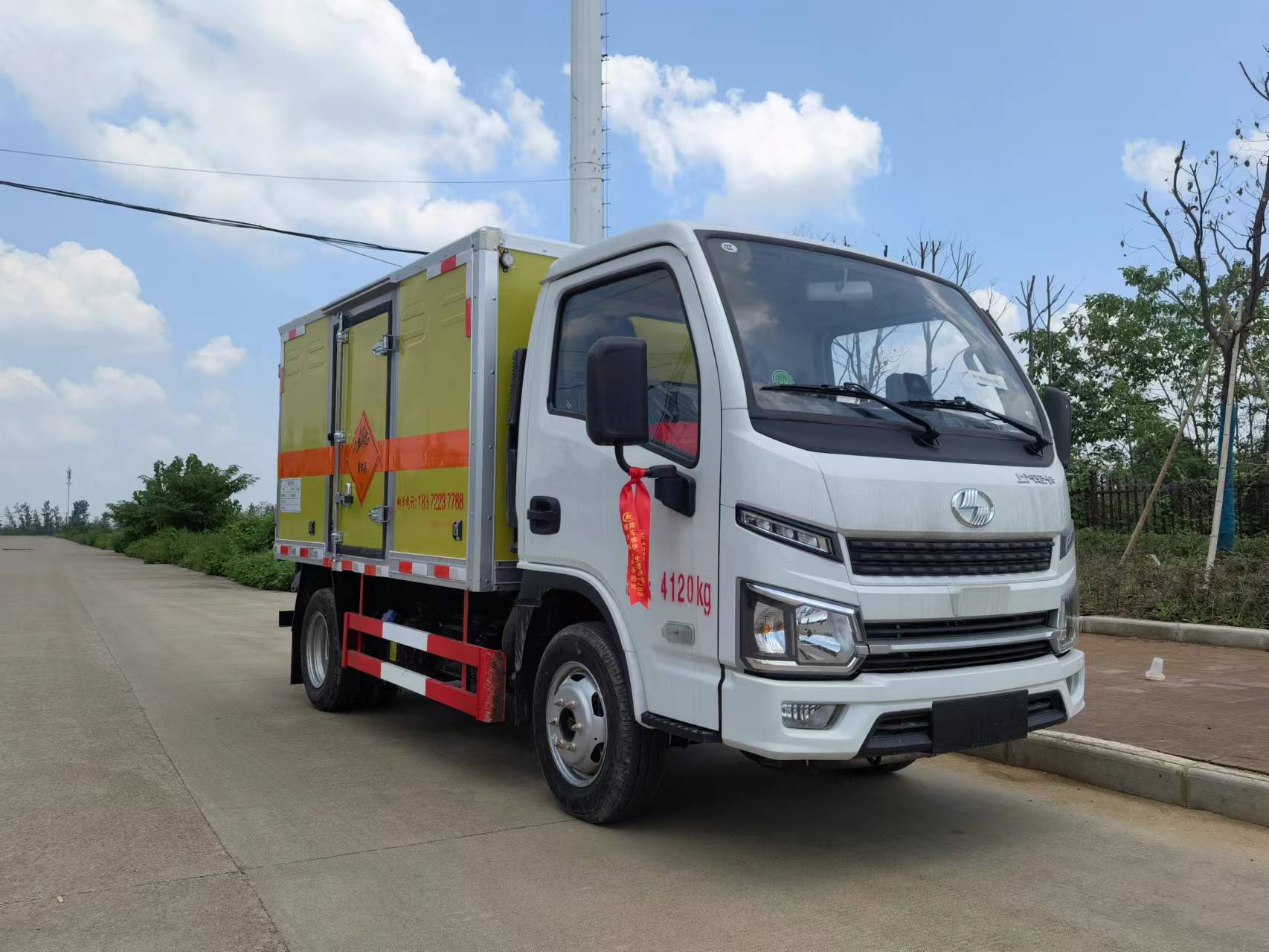 躍進S80穿梭礦洞專用炸薬車