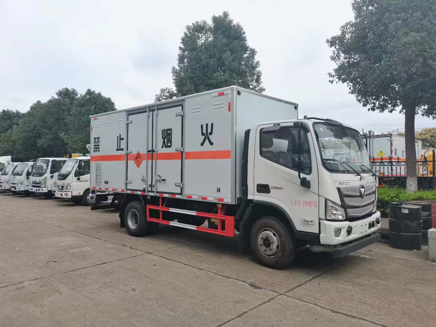 福田歐馬可國六額載5噸國六危險品車