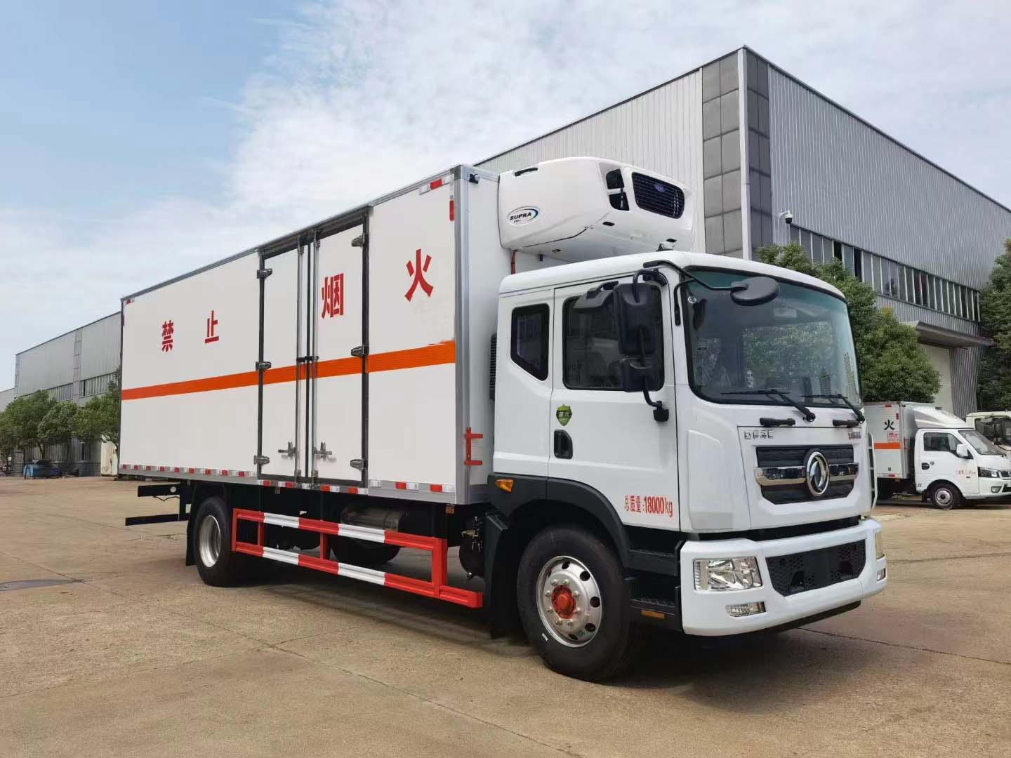 東風D9國六帶獨立機組危貨運輸車