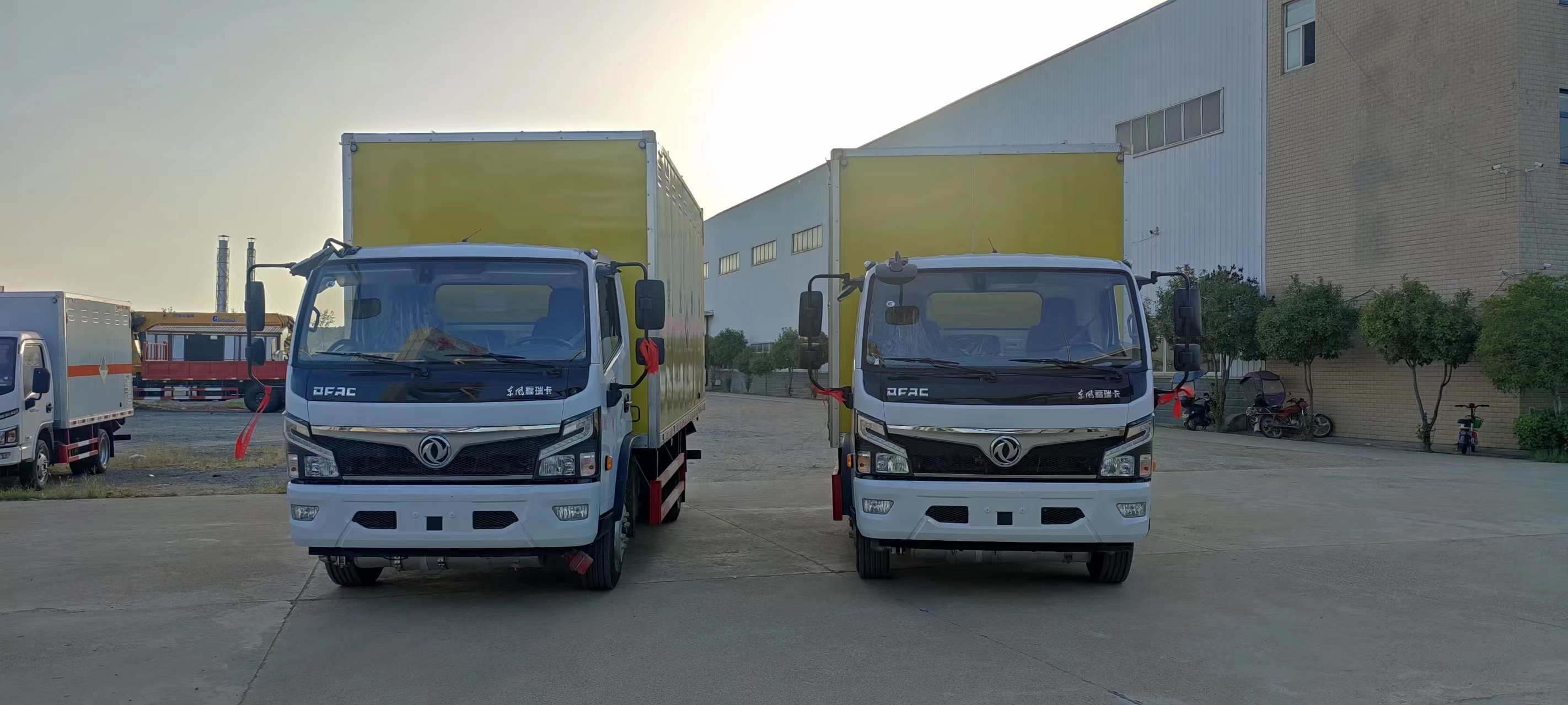 東風福瑞卡國六帶前開側門危險品車