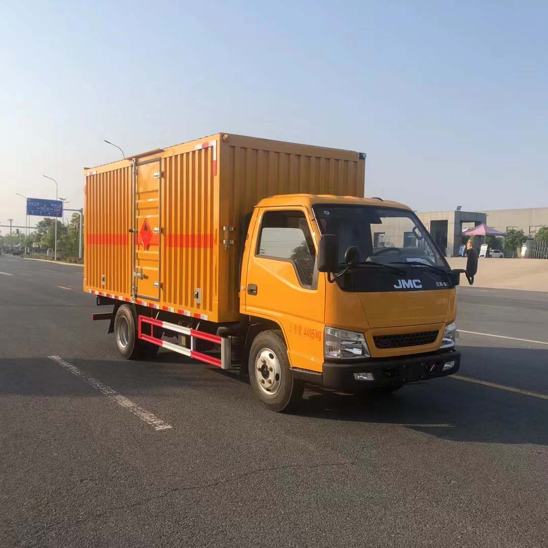 江鈴國(guó)六工程黃瓦楞板危險(xiǎn)品車