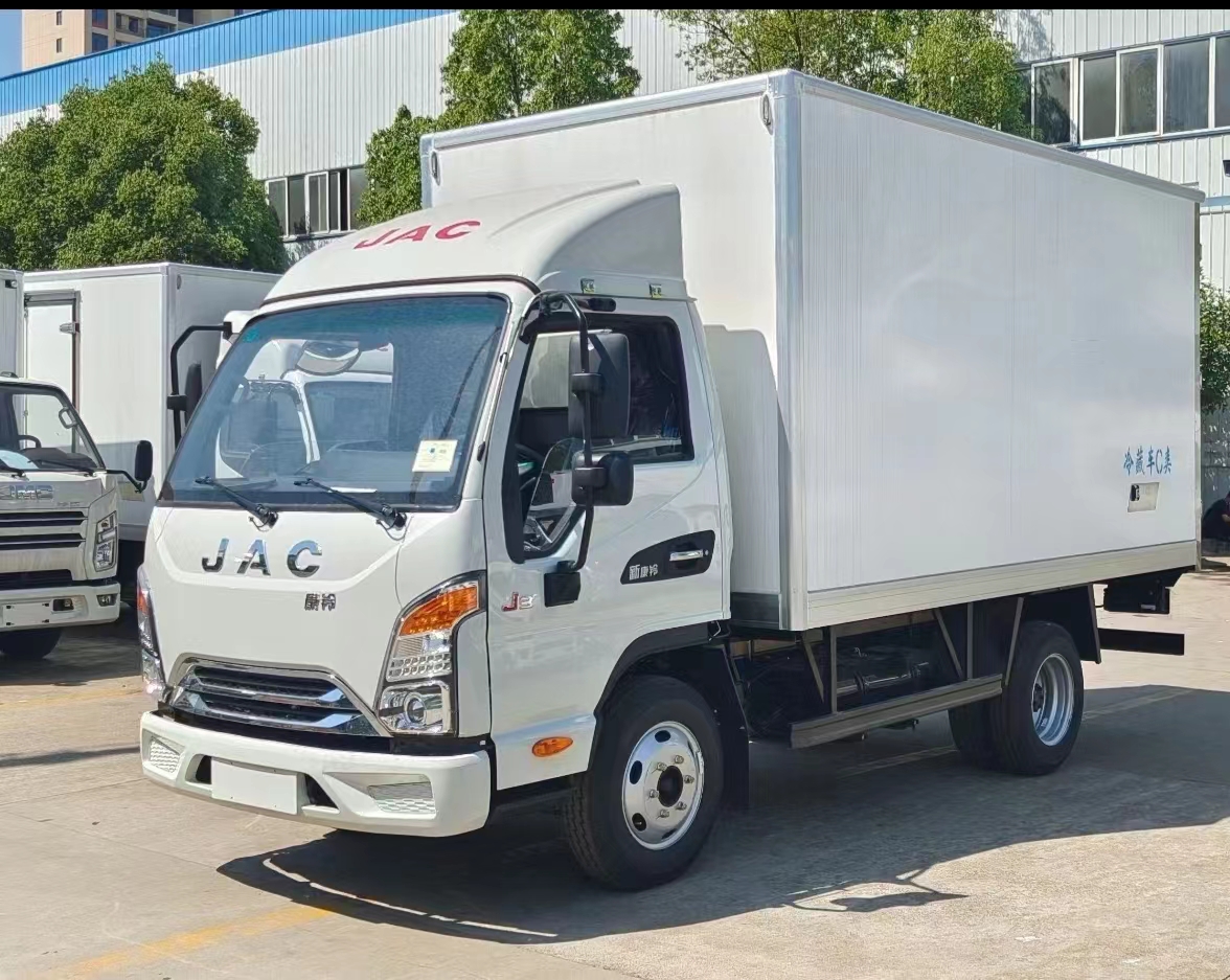 小車快跑江淮康玲J3國(guó)六3米7冷藏車來(lái)幫您