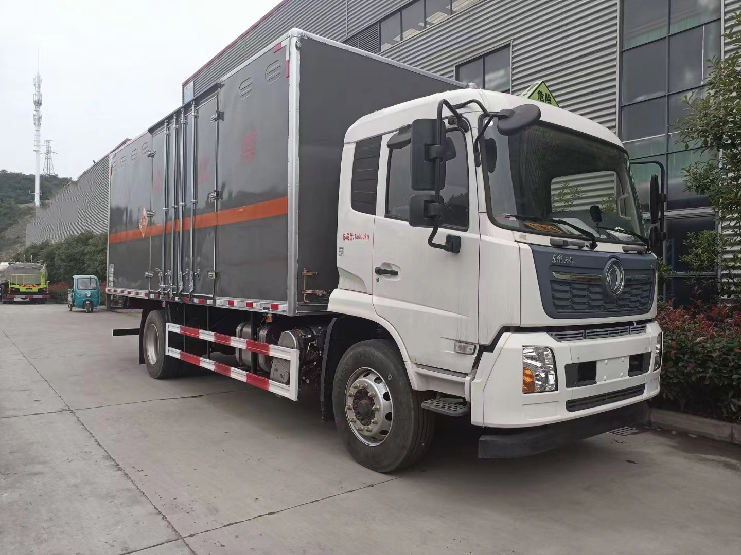 東風天錦國六灰色帶雙開側門民爆車