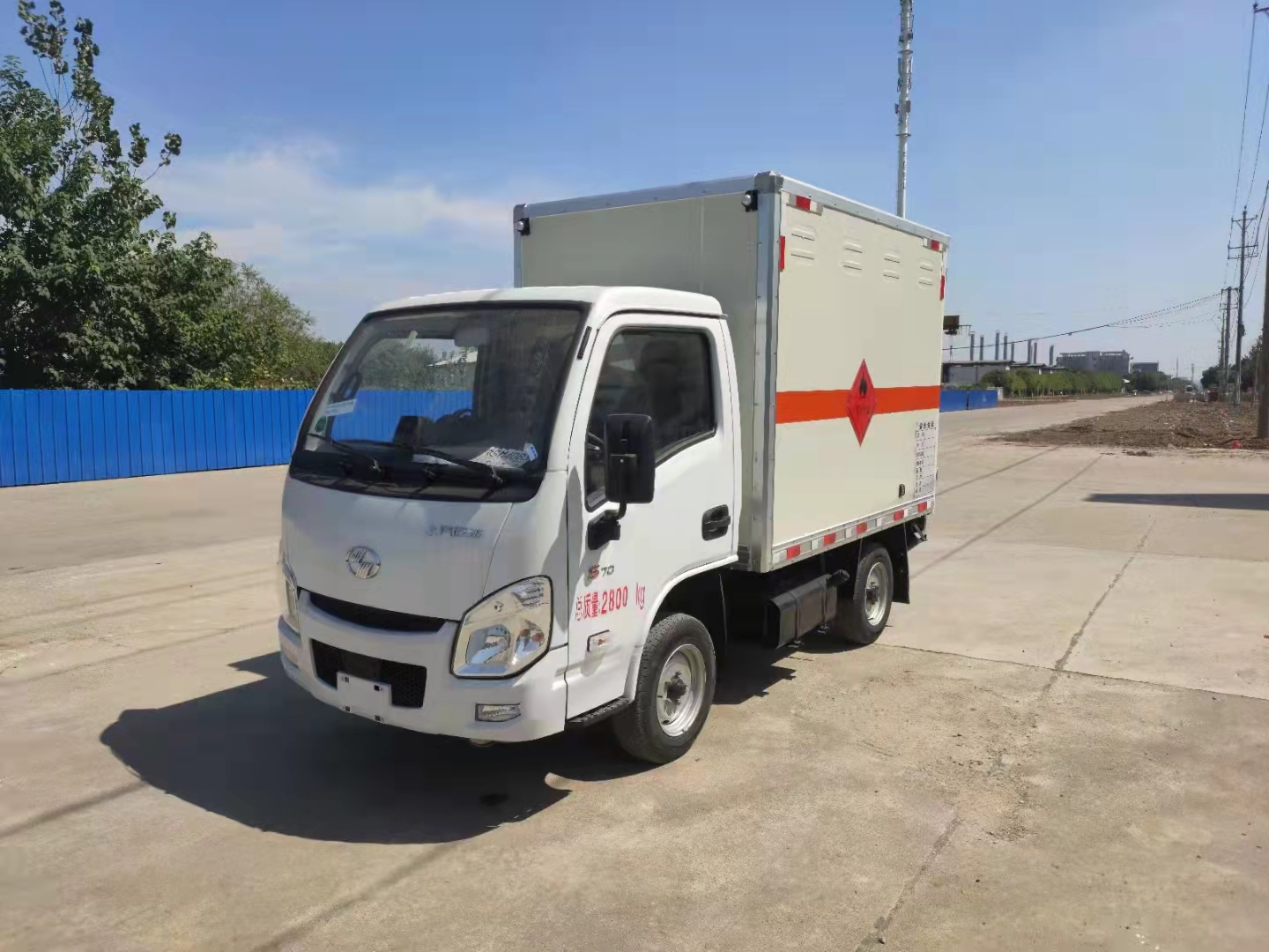 行業內便宜的小型危險廂式車--躍進國六單輪危化車