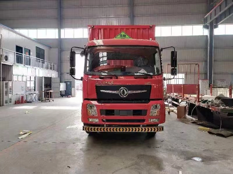 東風D3V國六9米6紅色三軸雜項危險品車