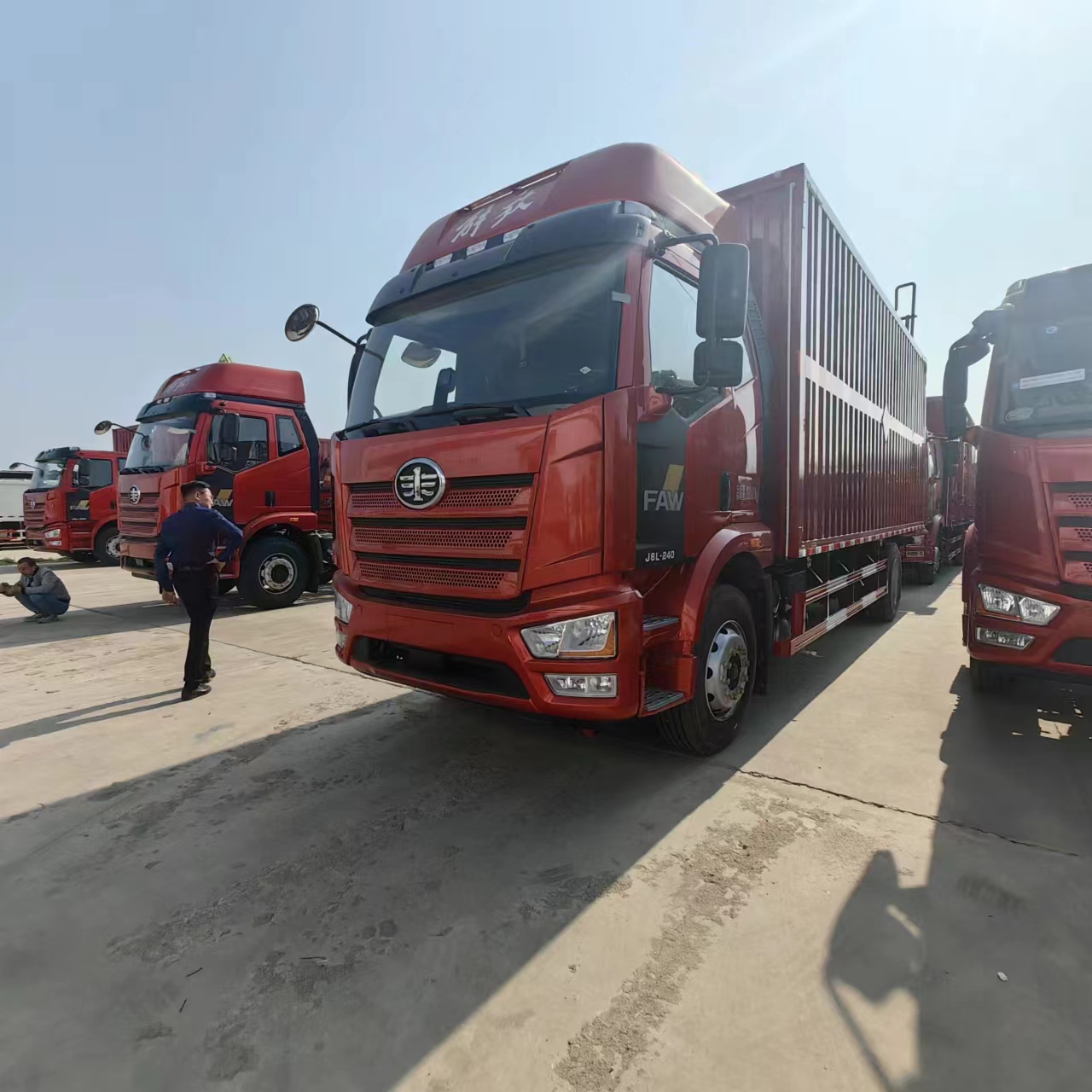 解放J6L國六高頂雙臥危險品車