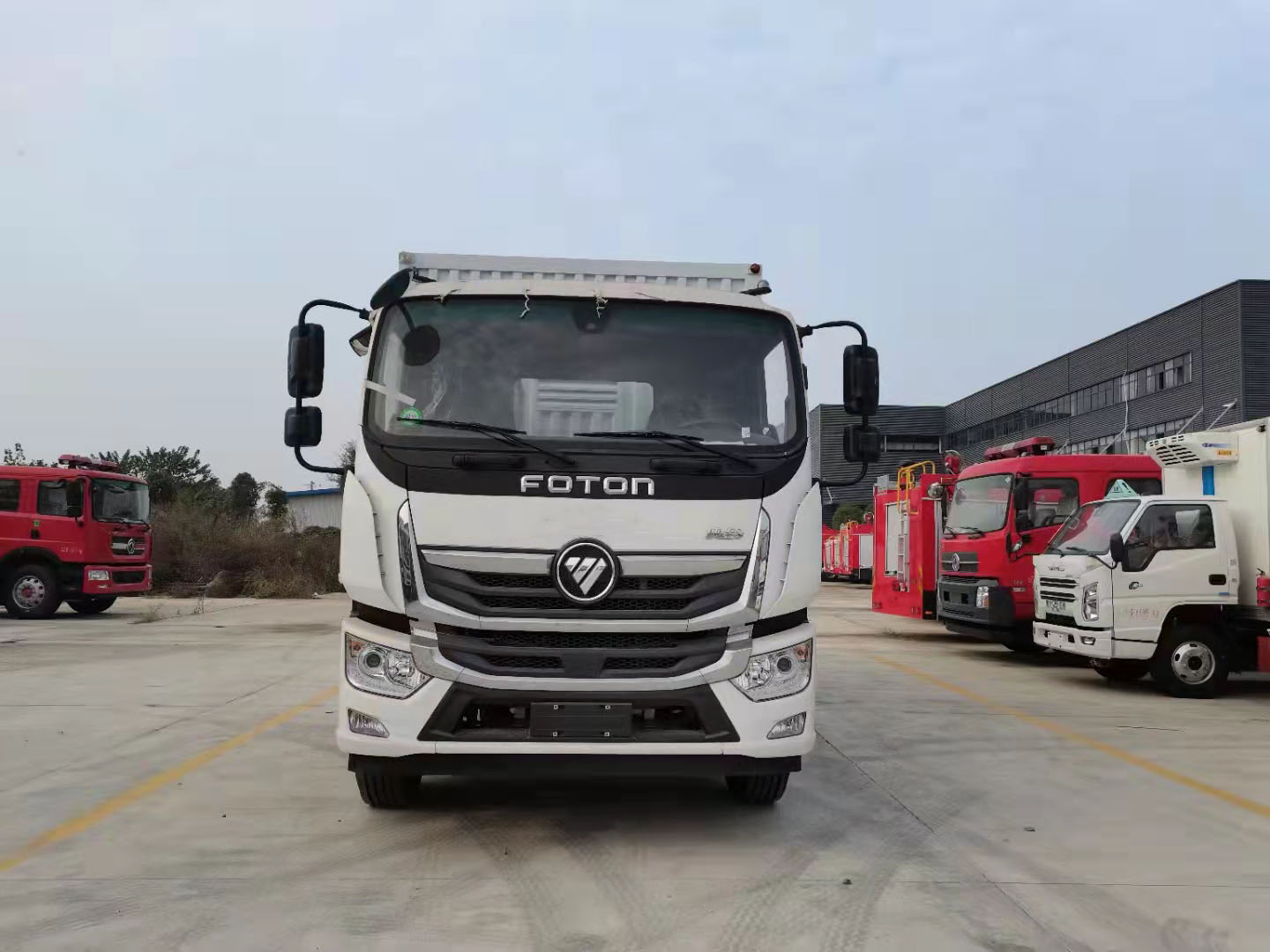 10噸國六危化品車，選擇福田歐航6米8準沒錯