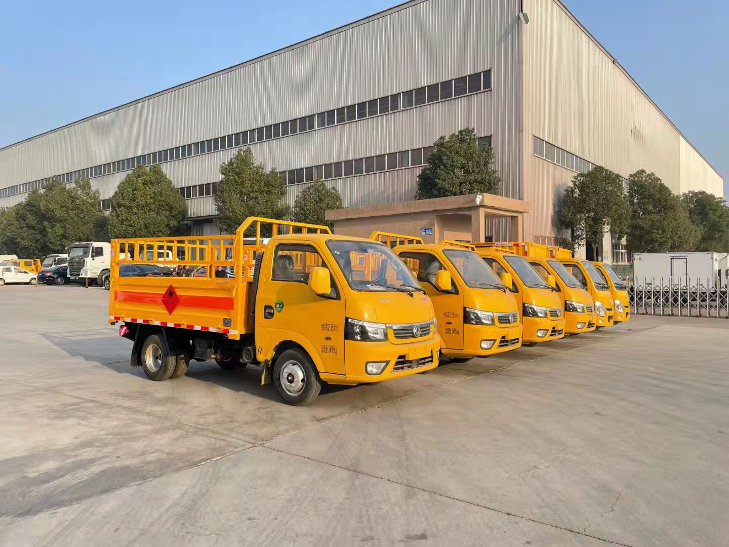 6臺小型氣瓶車批量發(fā)車