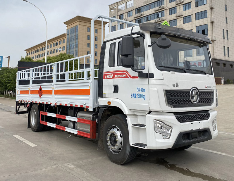 陜汽德龍單橋國六6米8氣瓶運輸車