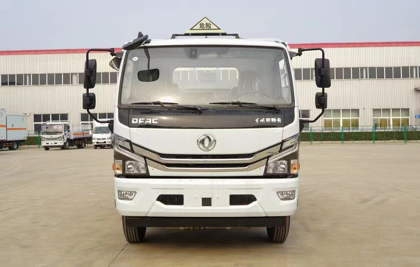 東風5噸4米2氣瓶車