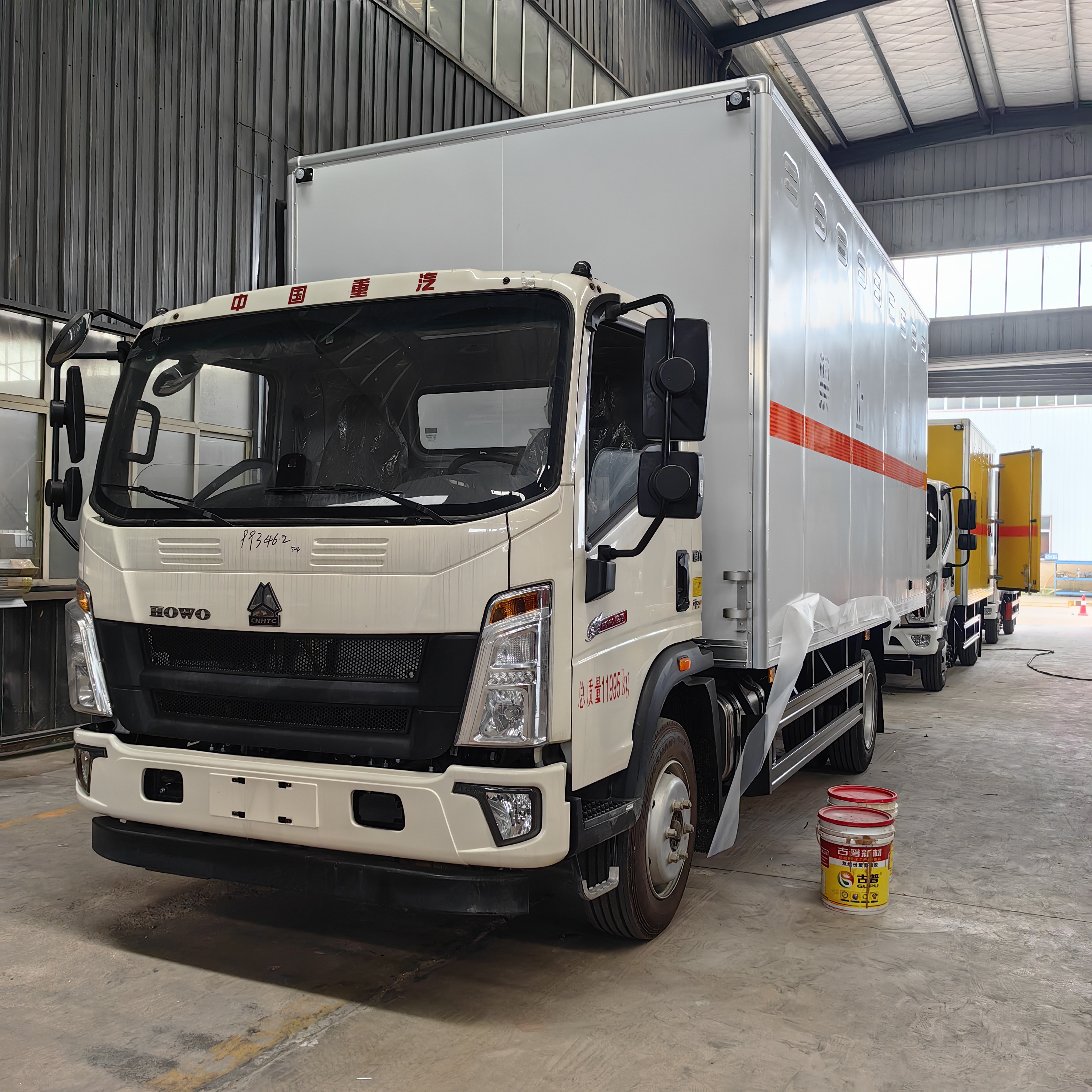 重汽32立方爆破器材運輸車