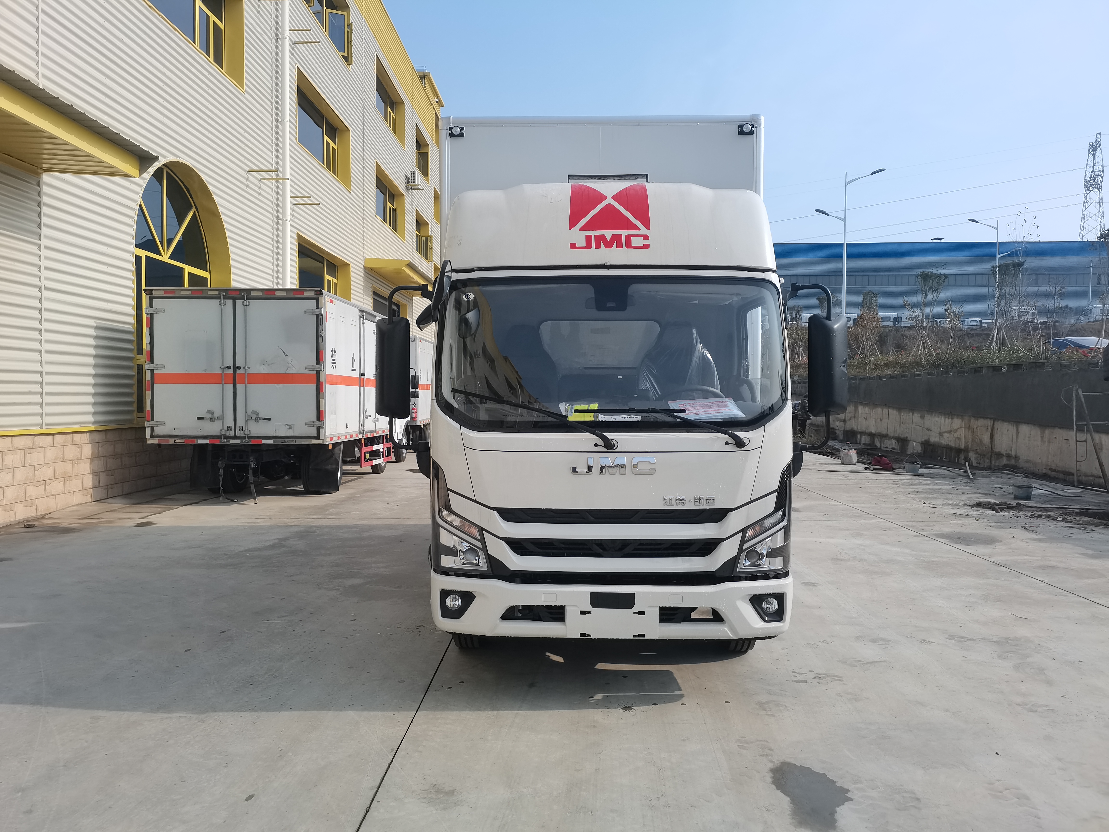 江鈴凱運寬體2米5高爆破器材運輸車