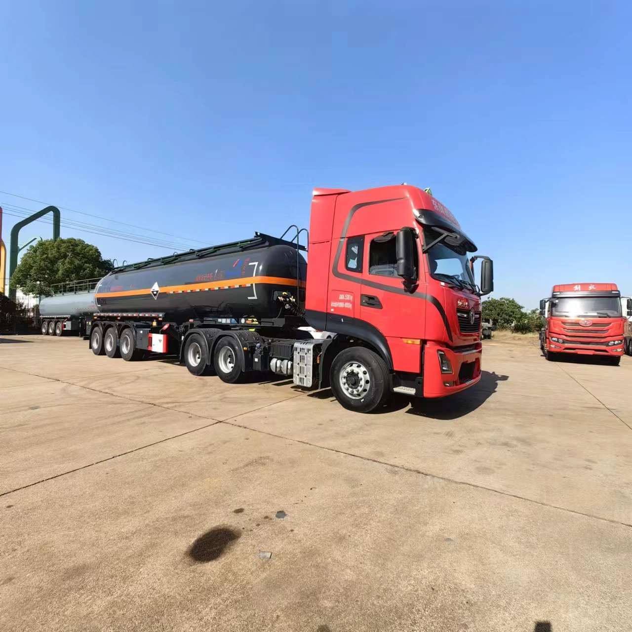 28方鹽酸腐蝕品半掛運輸車