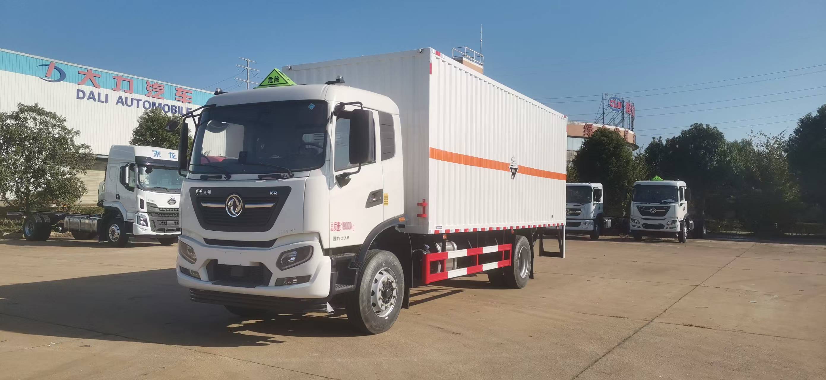 東風天錦KR帶不銹鋼底板腐蝕性物品運輸車