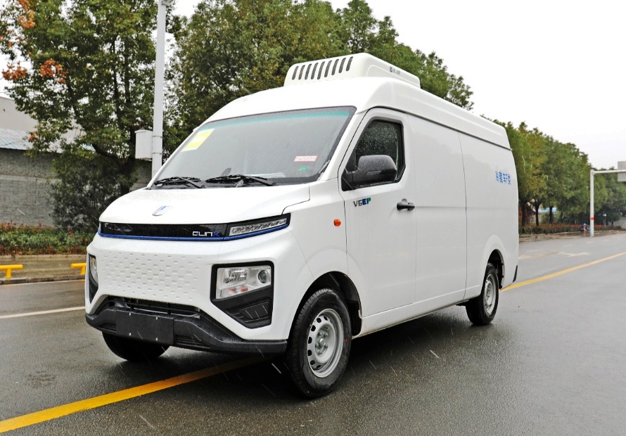 4.4立方米吉利純電的面包冷藏車