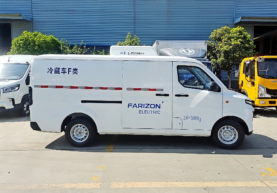 3.7立方米純電動面包冷藏車