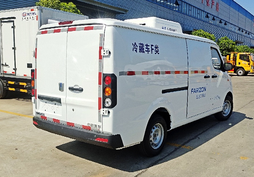 3.7立方米純電動面包冷藏車
